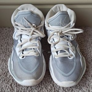Men's Nike Kyrie Infinity TB Wolf Gray Sneakers - SIZE 8